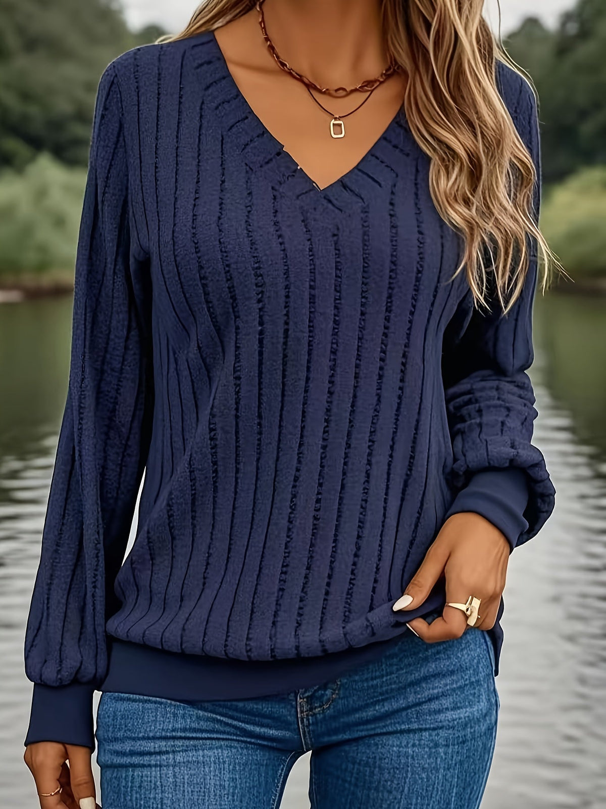 Ariana | Cozy V-Neck Sweater
