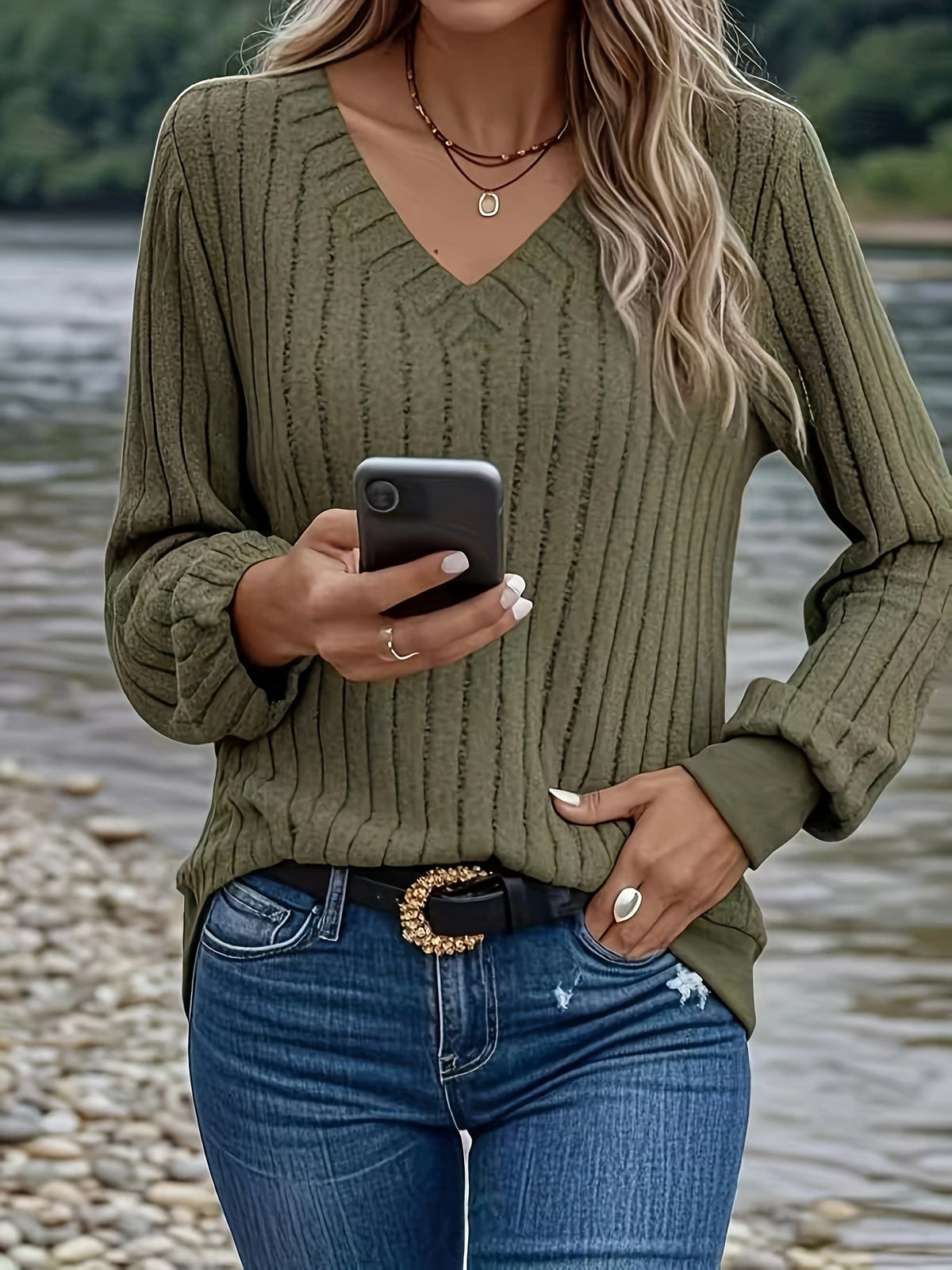 Ariana | Cozy V-Neck Sweater